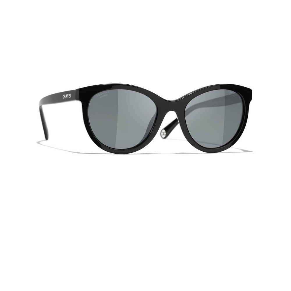 CHANEL Black Cat-Eye Sunglasses with Case - Picture 4 of 6